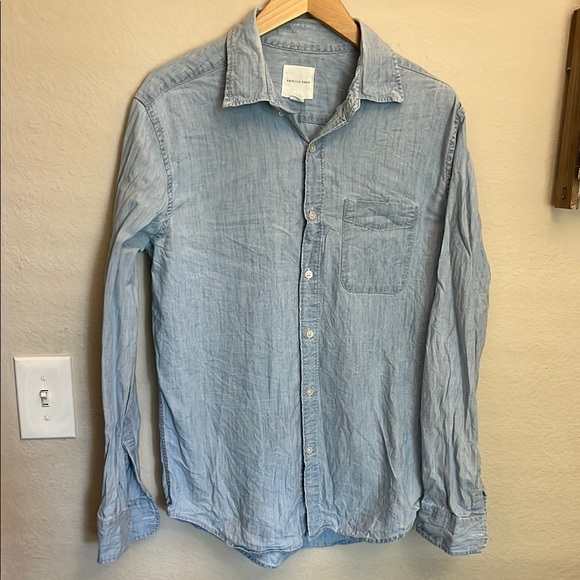 American Eagle Outfitters Light Blue Denim Button Down Shirt size M - Picture 1 of 5